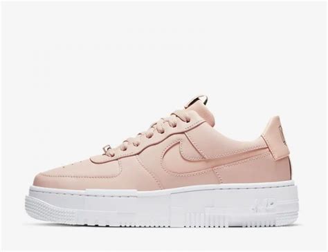 Witte, roze Nike Air Force 1 kopen .